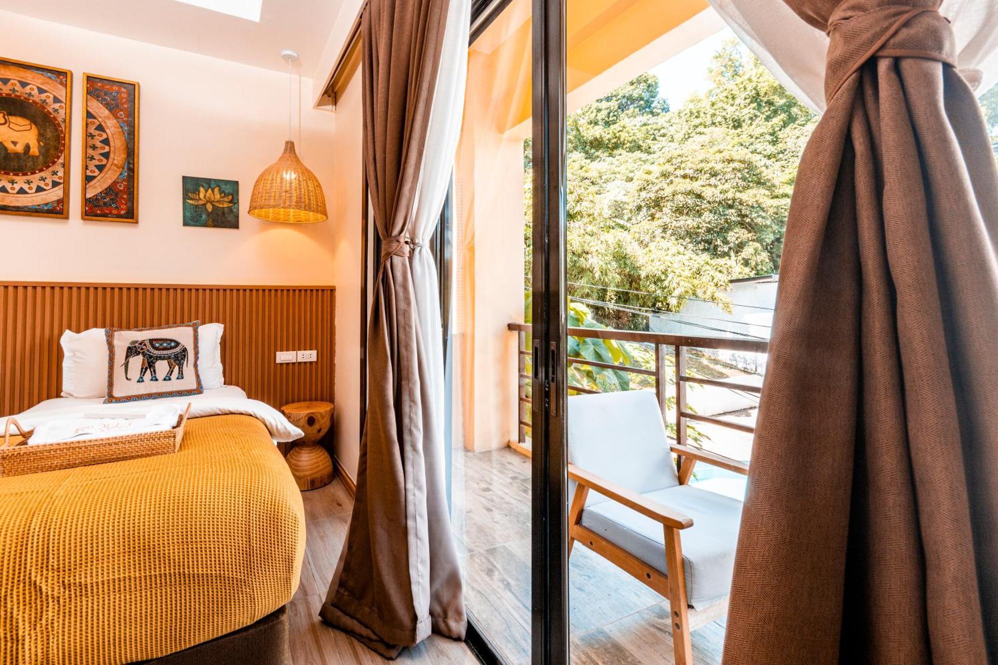 Molly Resorts Puerto Galera Eksteriør billede