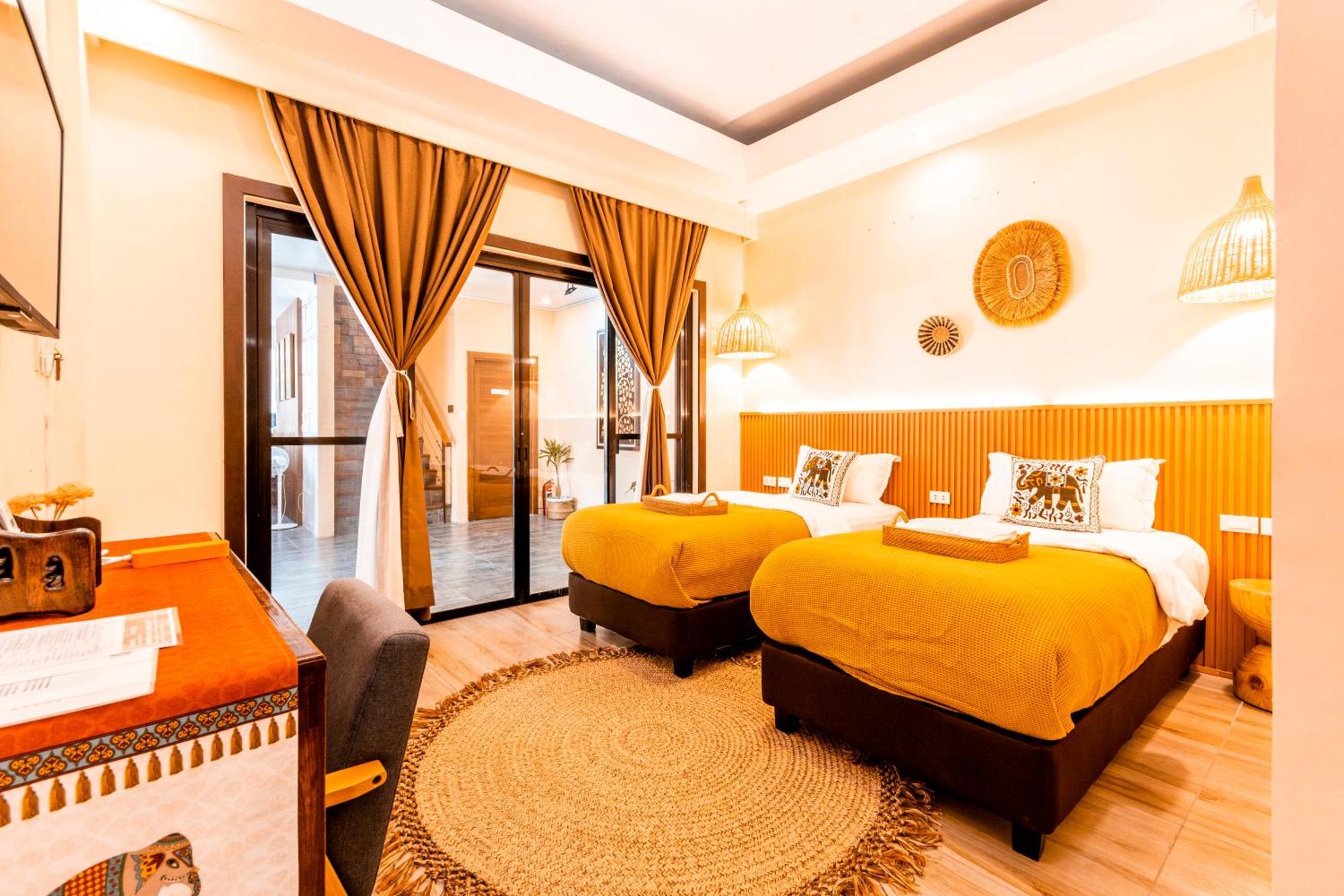 Molly Resorts Puerto Galera Eksteriør billede