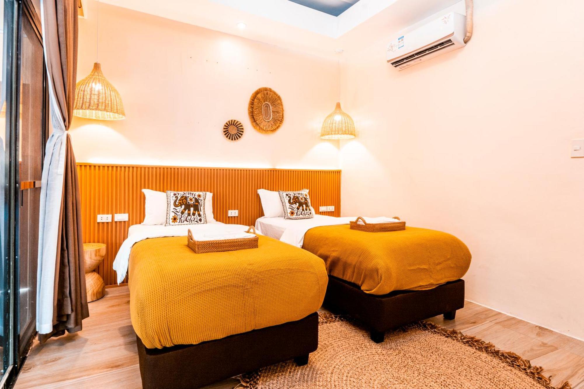 Molly Resorts Puerto Galera Eksteriør billede